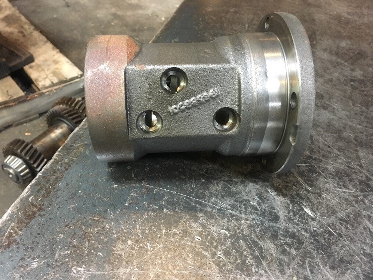 Case/case I.H. 7140 Mechanical Trans & Parts