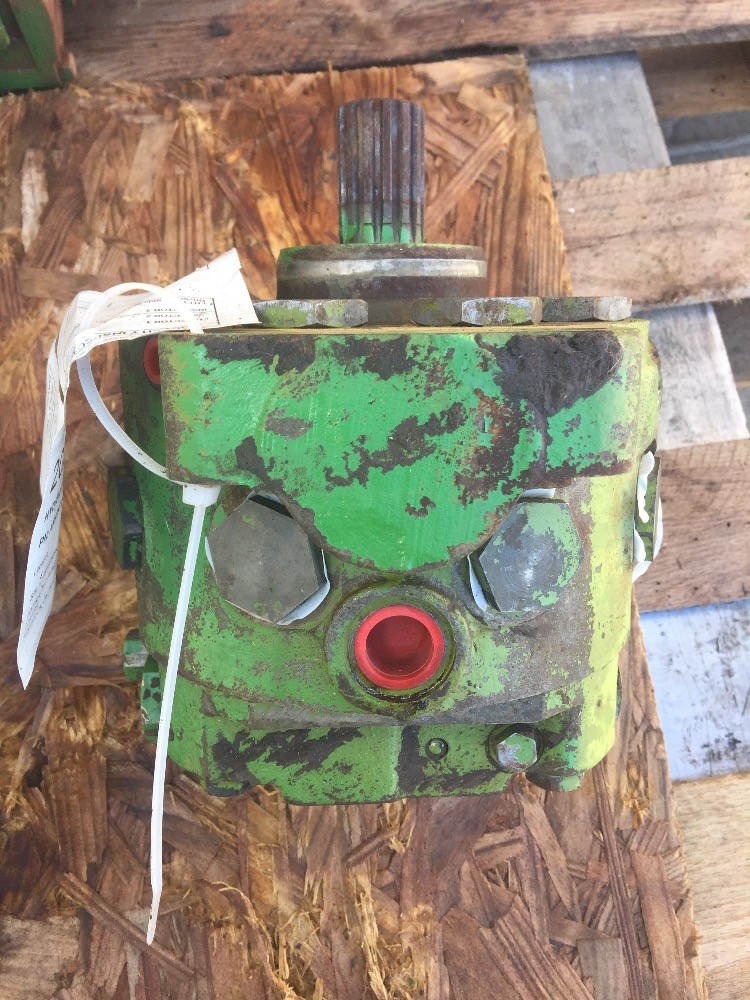 Deere 4020 Hydraulic Pump & Parts