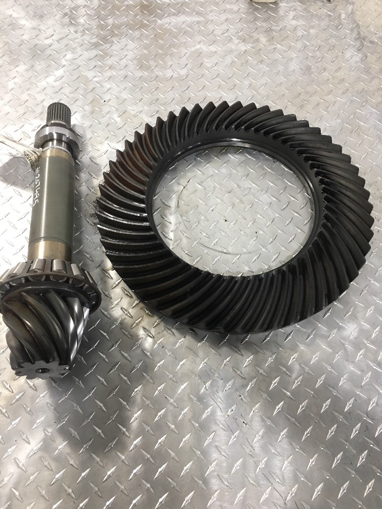 Deere 8235R Ring And Pinion
