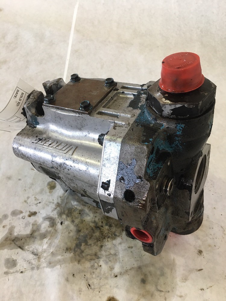 Case/case I.H. 2294 Hydraulic Pump & Parts