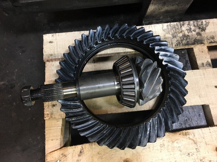 Case/case I.H. MX305 Mfd Differential & Parts