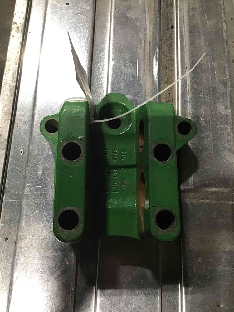 Deere 8330 Cat 3 Center Link Bracket