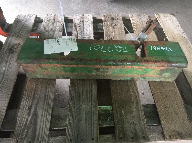 Deere 4755 Weight Bracket