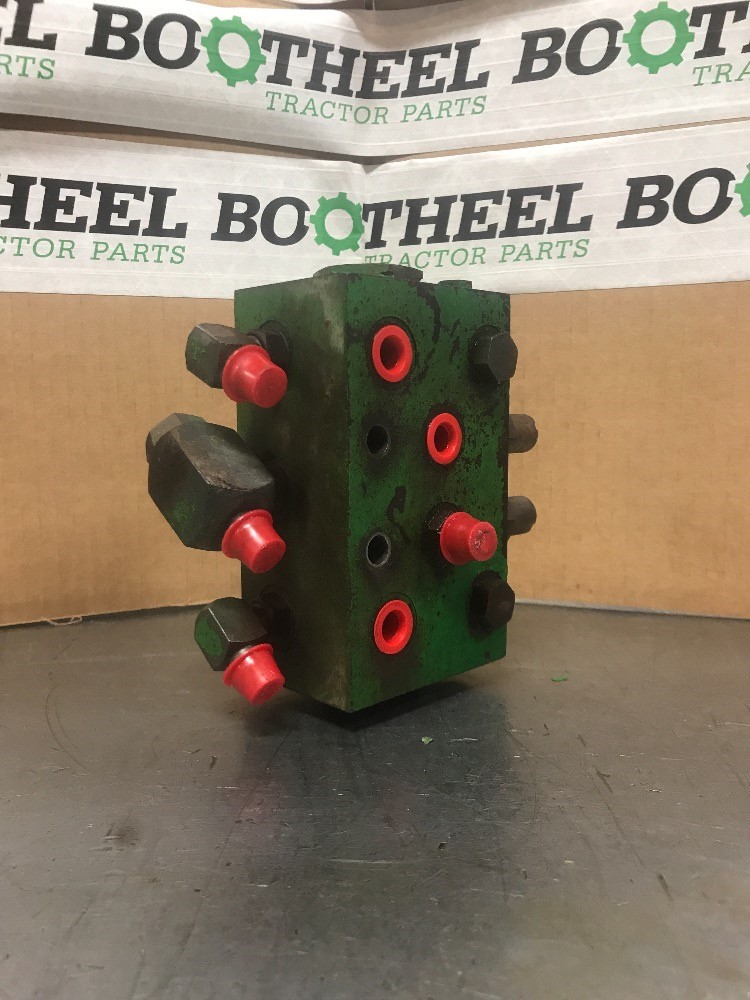Deere 4850 Steering Valve