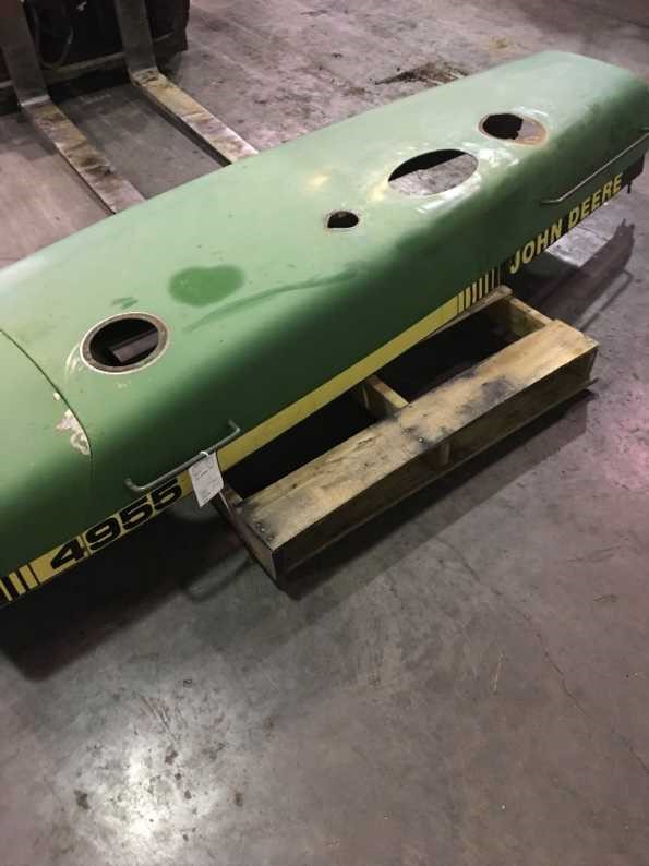 Deere 4955 Hood/Nose Cone