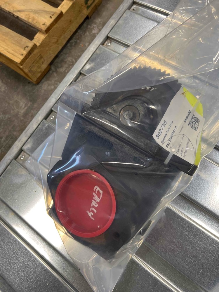 Case/case I.H. MX230 Hydraulic Pump Drive