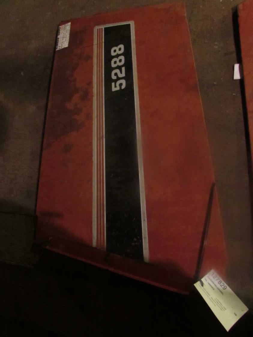 I.H./FARMALL 5288 Cover/Shield/Panel
