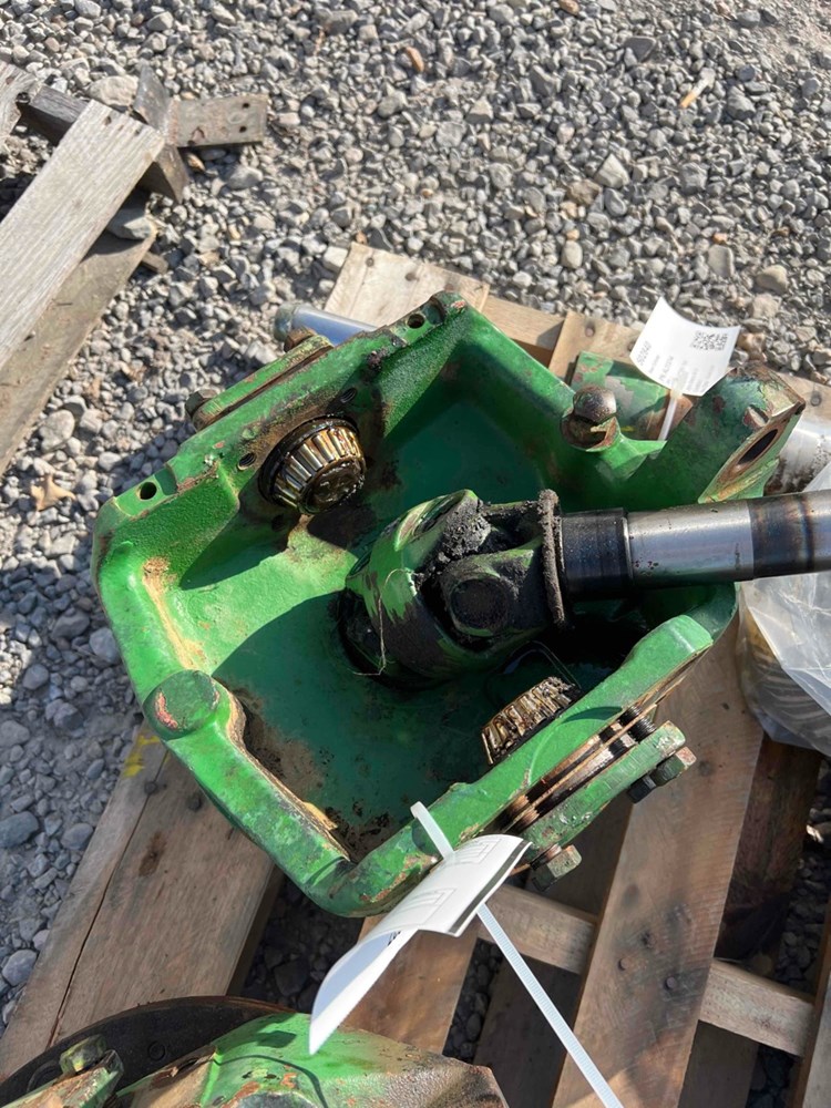 Deere 6410 L.HAND Final Drive, 22 Spline