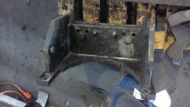 Case/case I.H. 7120 Drawbar Support