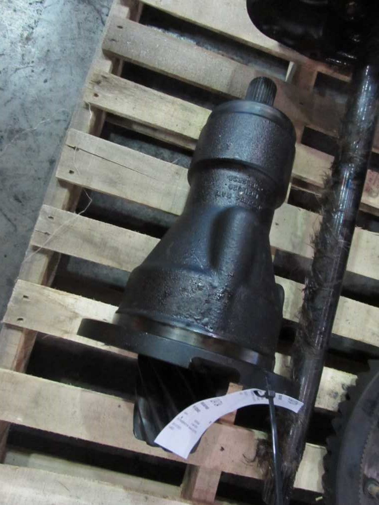 Deere 8335R Ring And Pinion