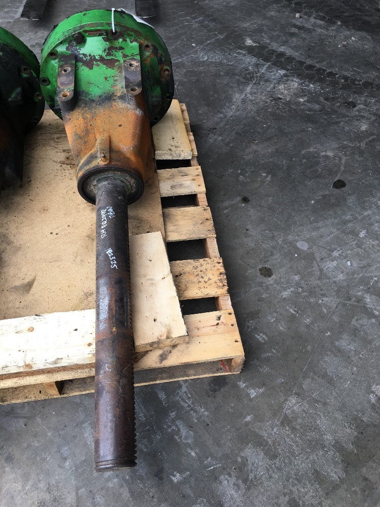 Deere 7800 Rear Axle & Parts
