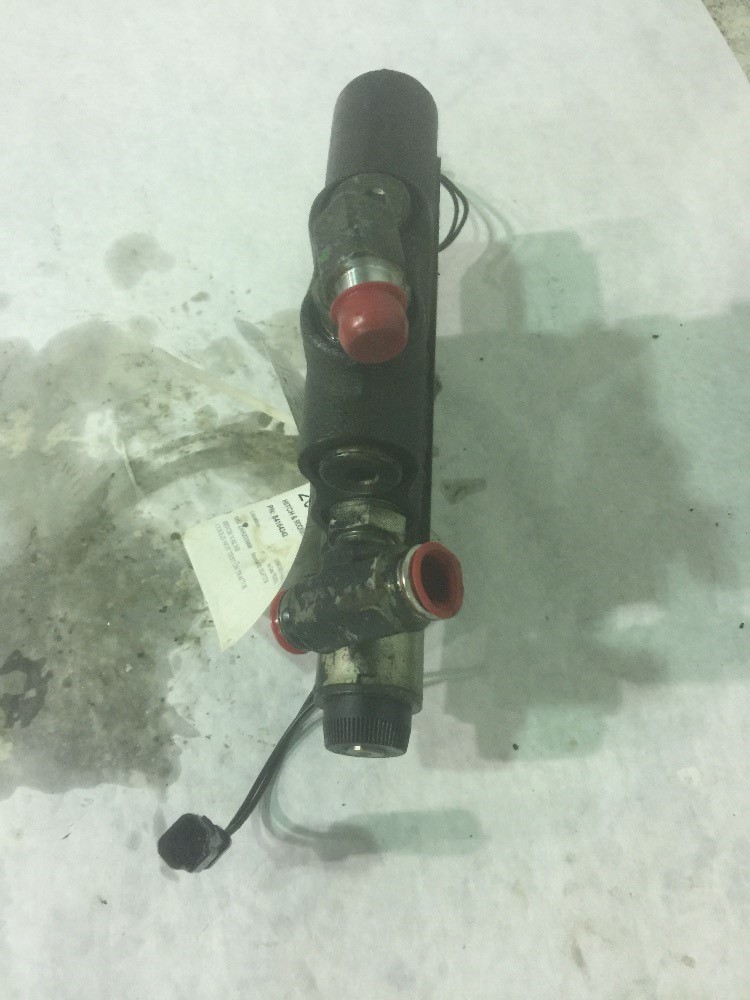 Case/case I.H. Magnum 275 Hitch & Rockshaft Valve