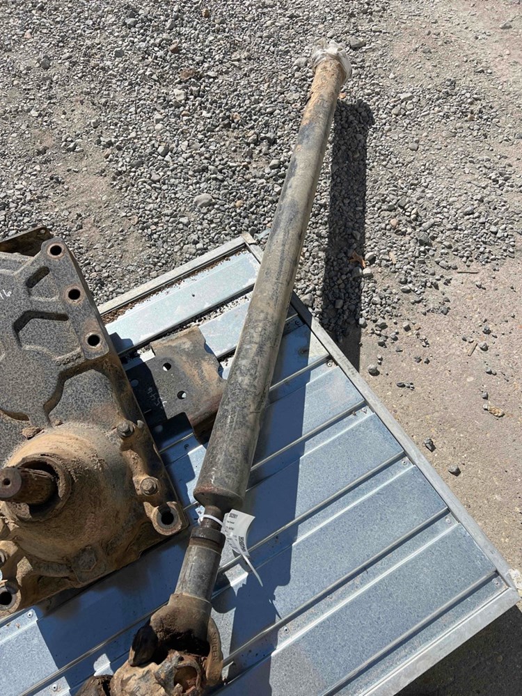 Case/case I.H. Quadtrac 485 Rear Driveshaft