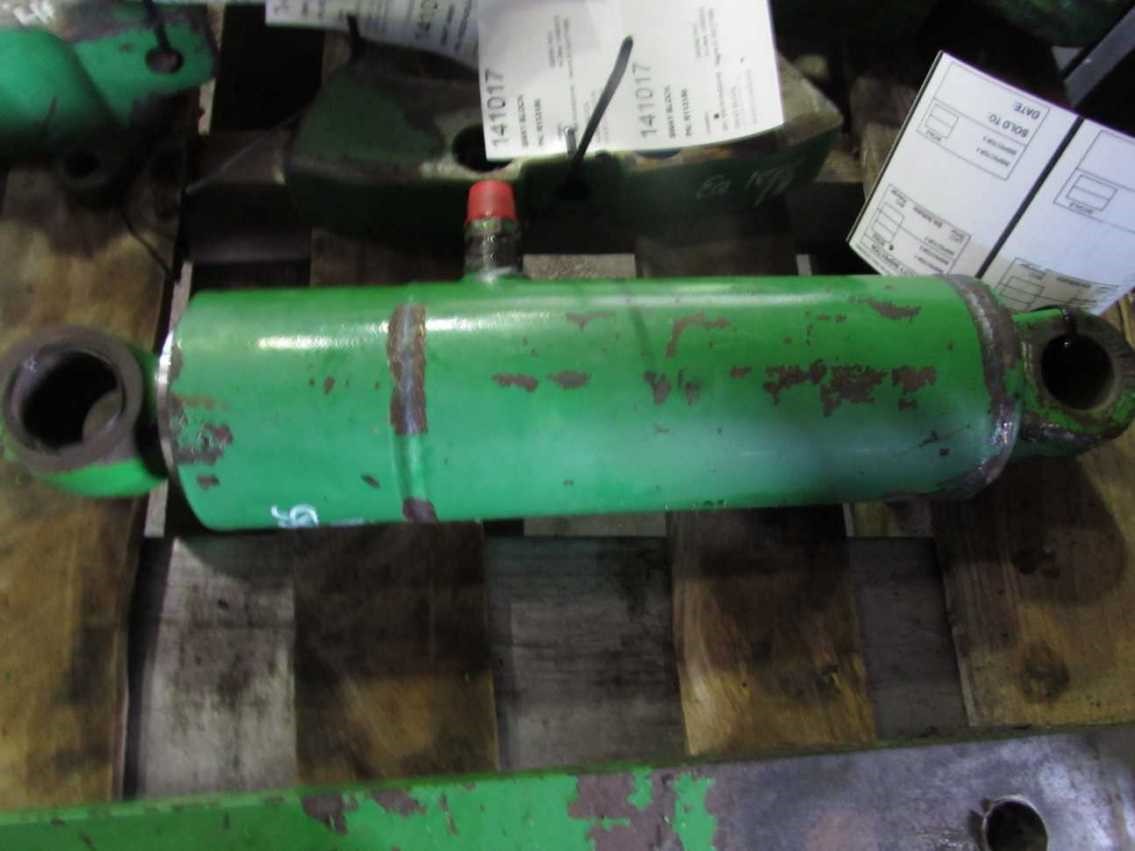 Deere 7410 Lift Cylinder