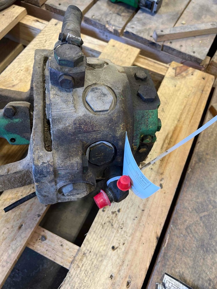 Deere 4840 Hydraulic Pump & Parts