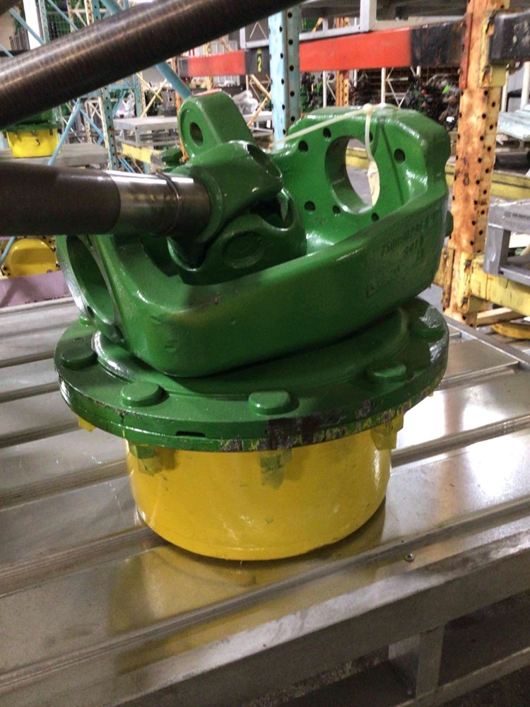 Deere 7520 Mfd Hub & Parts
