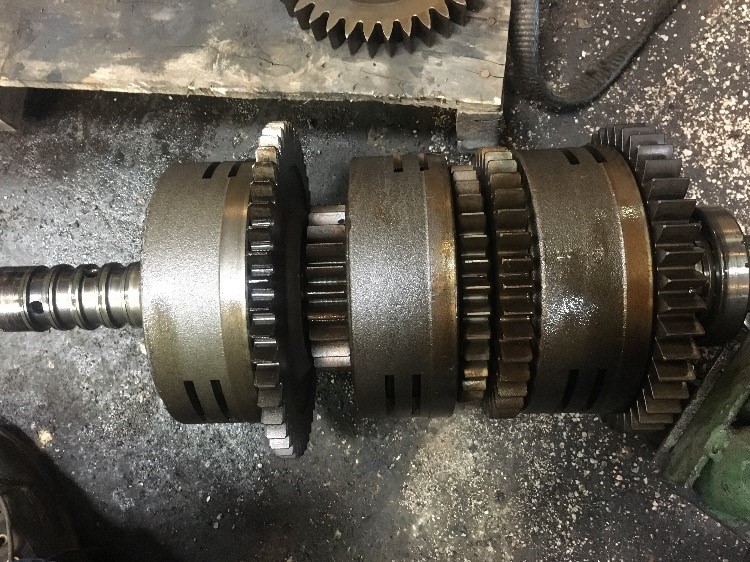 Deere 8100 Power Shift Trans & Parts