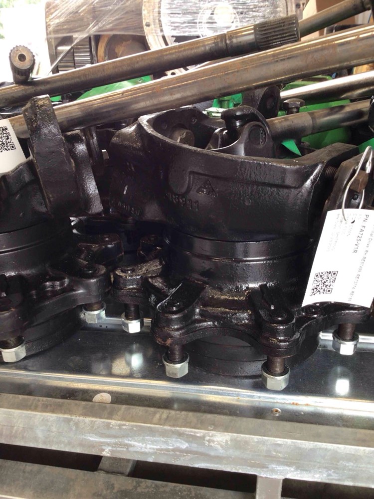Deere 5300, 5200, 5400, 5500, 5210, 5310, 5410, 551, 5220, 5320, 5420, 5520 V1 Standard RH Final Drive