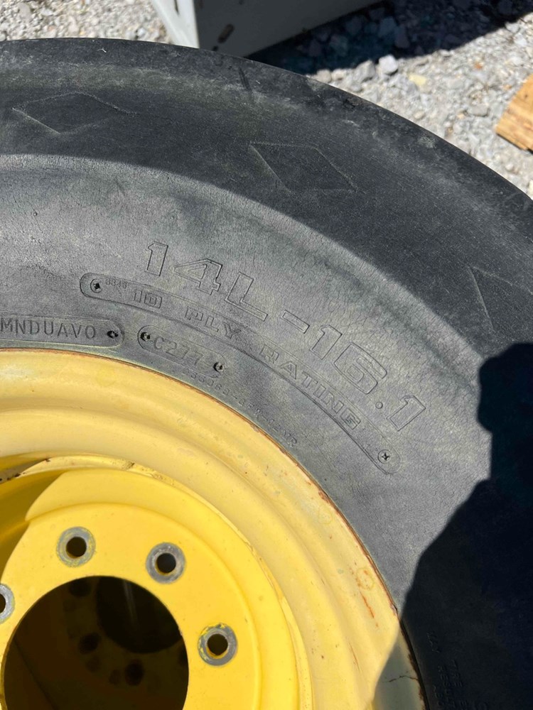 Deere 4850 Wheels & Tires