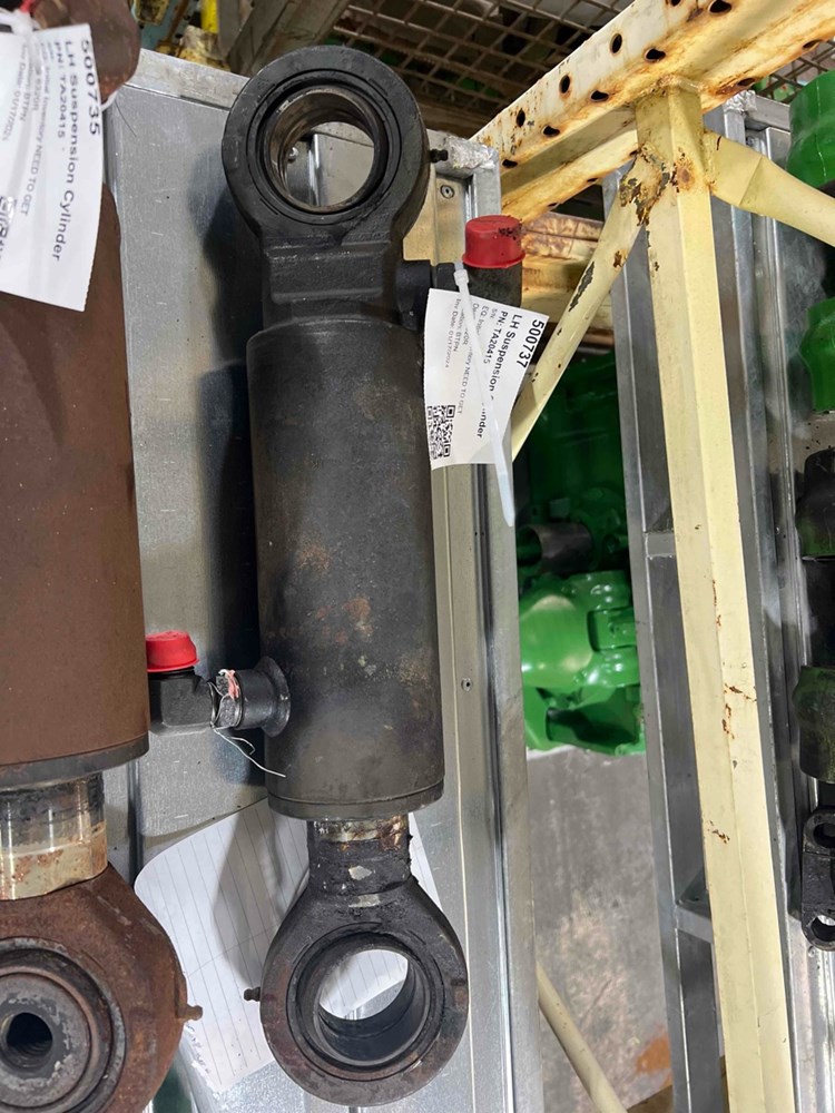 Deere 8320R LH Suspension Cylinder